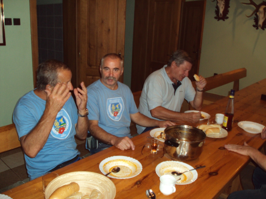 Fotogaléria Klubová členská schôdza a strelecké preteky v Horných Otrokovciach, 19.9.2016 (60) Klubová členská schôdza a strelecké preteky v Horných Otrokovciach, 19.9.2016